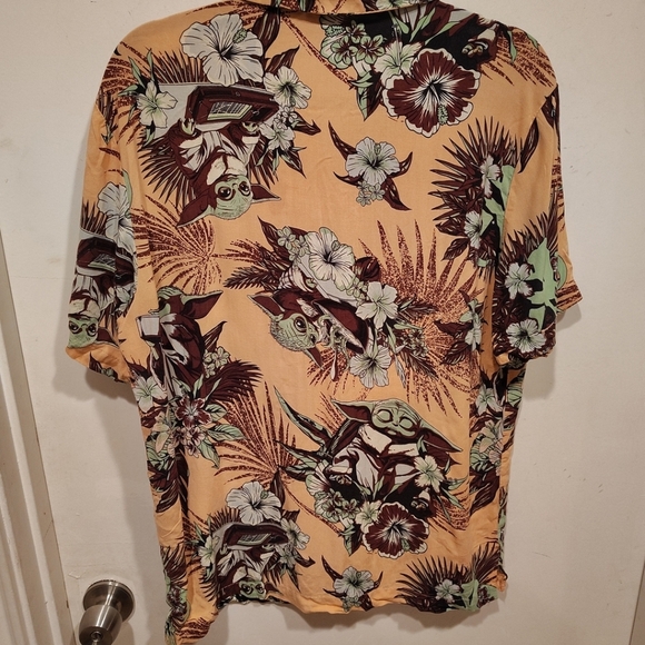 Star Wars Men's Yoda Baby Grogu Graphic Print Hawaiian Shirt Sz L Short Sleeve - Picture 7 of 7